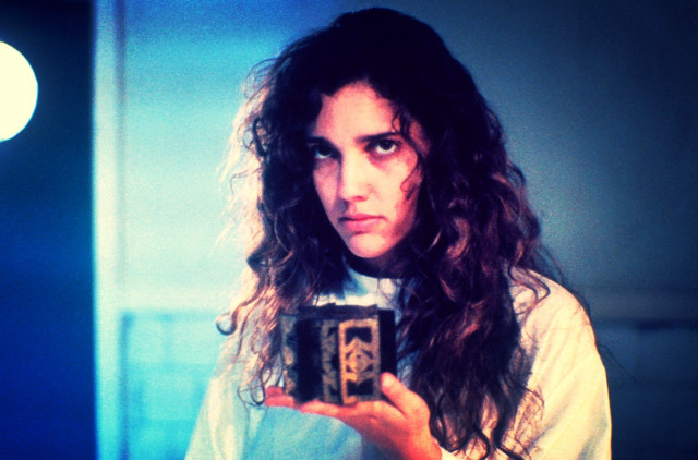 Woman camera room mirror light free wallpaper for desktop - medium preview image