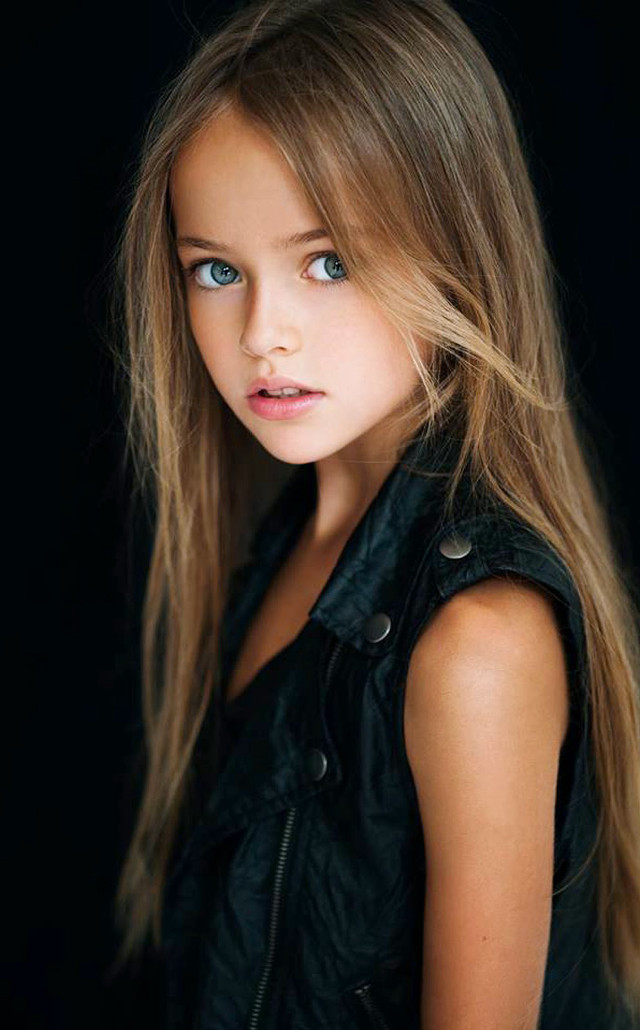 Young girl long hair blue free wallpaper for mobile - medium preview image