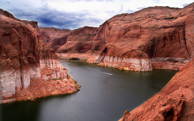 River canyon red rocks cloudy free wallpaper for desktop - medium preview image