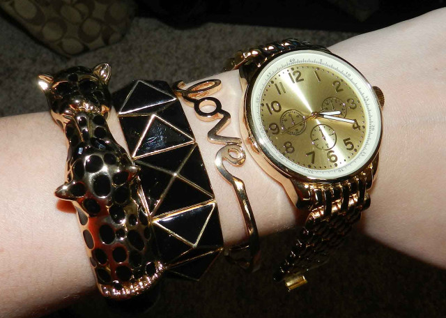 Woman arm watch bracelets accessories free wallpaper for desktop - medium preview image