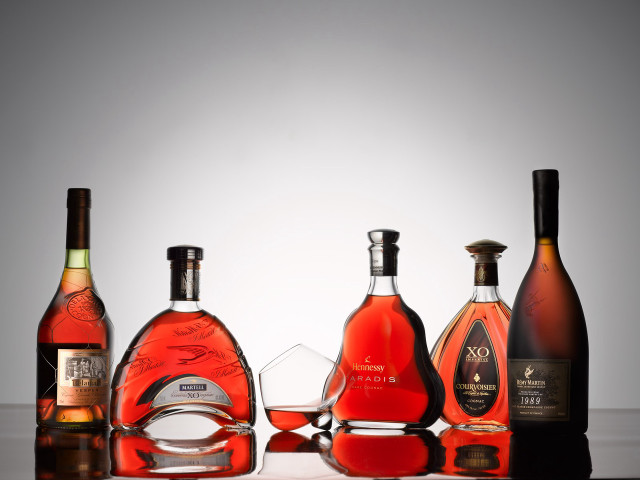 Wine bottles still life gradient free wallpaper for desktop - medium preview image