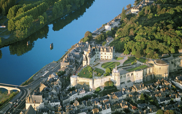 Castle river bridge building scenery free wallpaper for desktop - medium preview image