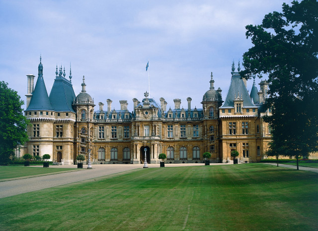 Large building clock tower park #2 free wallpaper for desktop - medium preview image