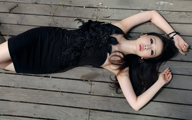 Woman bench black dress bracelets free wallpaper for desktop - medium preview image