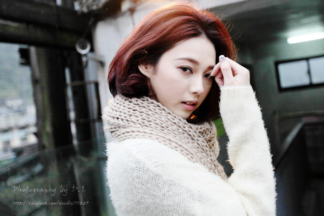 Woman red hair white sweater free wallpaper for desktop - medium preview image