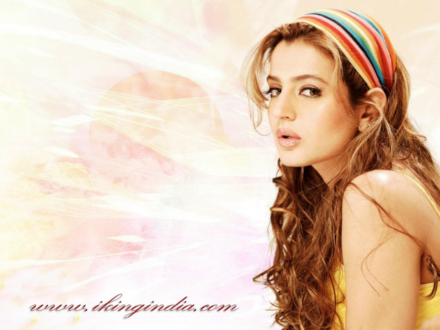 Woman long hair colorful headband free wallpaper for desktop - medium preview image