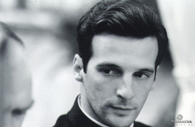 Man suit tie mirror reflection free wallpaper for desktop - medium preview image