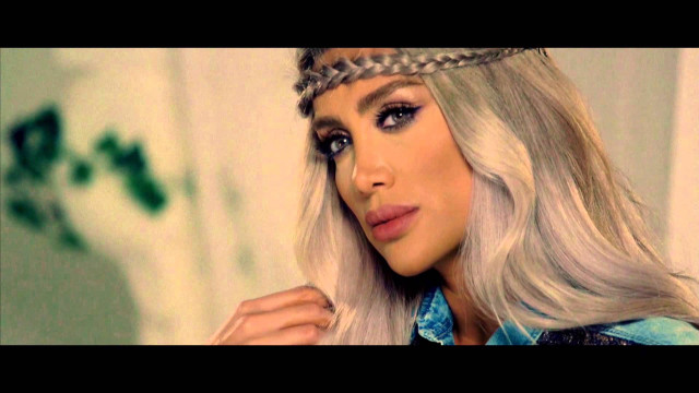 Woman blonde hair crown blue free wallpaper for desktop - medium preview image