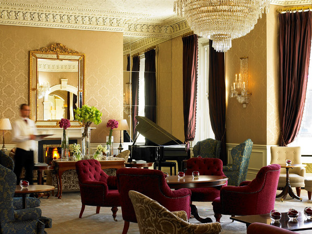 Living room piano man mirror free wallpaper for desktop - medium preview image