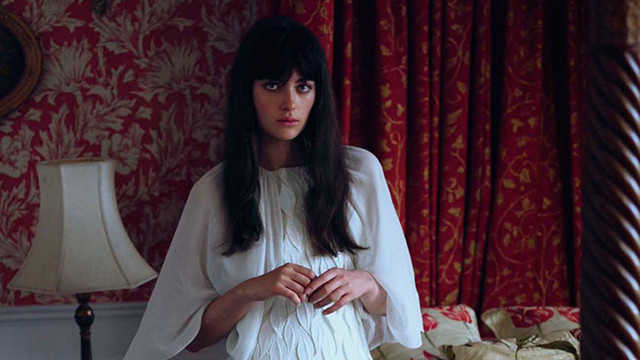 Woman white dress red wallpaper free wallpaper for desktop - medium preview image