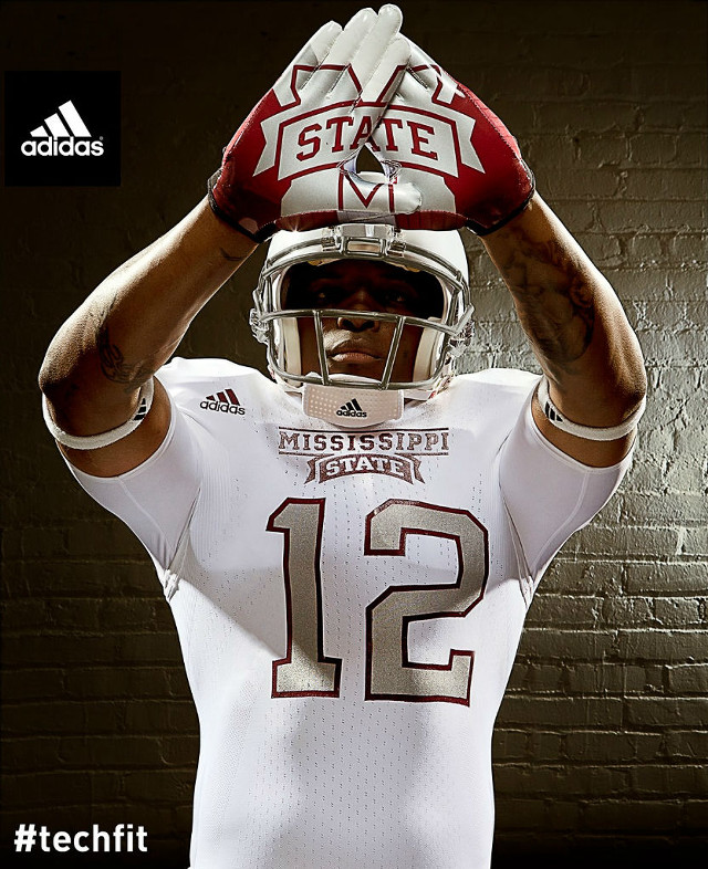 Football man mississippi helmet derek free wallpaper for mobile - medium preview image