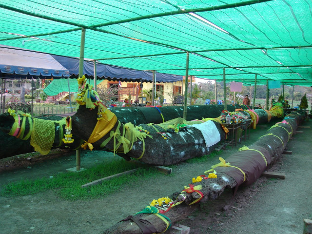 Pipes tent field grass dirt free wallpaper for desktop - medium preview image