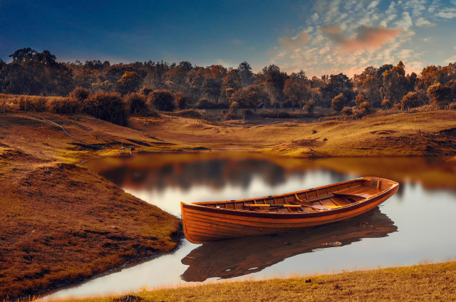 Boat shore lake autumn sunset free wallpaper for desktop - medium preview image