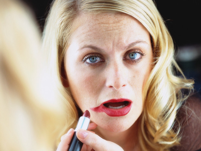 Woman lipstick mirror surprised red free wallpaper for desktop - medium preview image