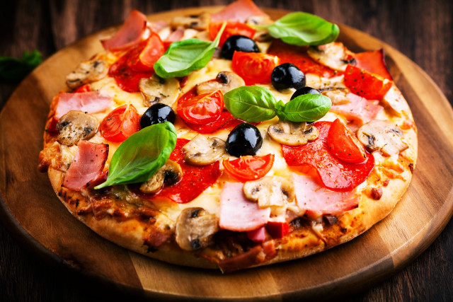 Pizza tomatoes delicious fresh cheese free wallpaper for desktop - medium preview image