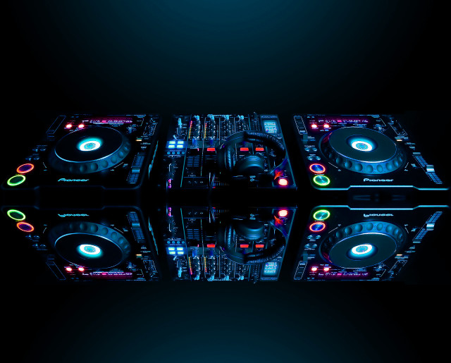 Dj set mirror reflection dark free wallpaper for desktop - medium preview image