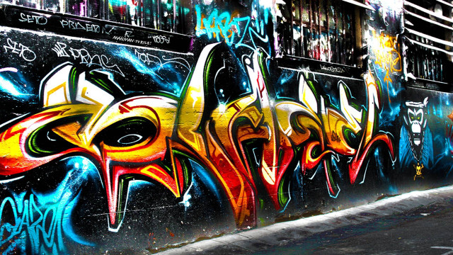 Graffiti wall building fire hydrant free wallpaper for desktop - medium preview image