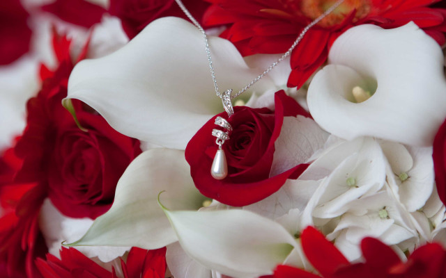 Bouquet flowers necklace diamond elegance free wallpaper for desktop - medium preview image