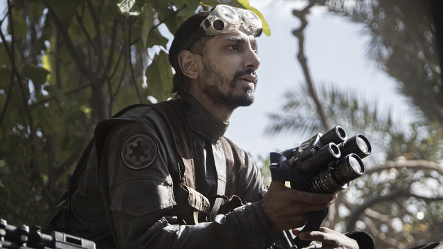 Man helmet gun looking goggles free wallpaper for desktop - medium preview image