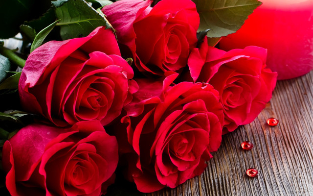 Red roses table candle vase free wallpaper for desktop - medium preview image