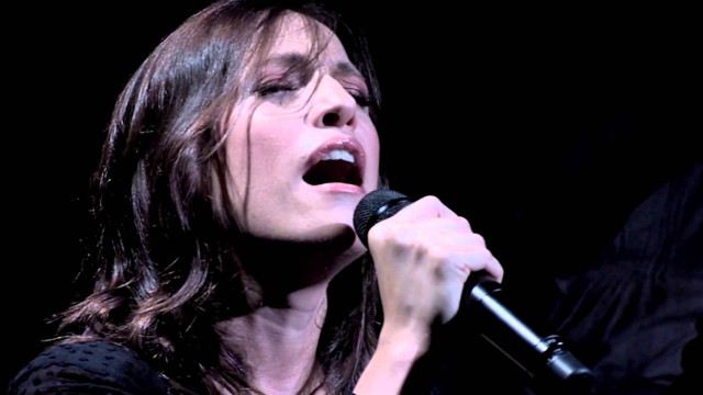 Woman singing microphone stage black free wallpaper for desktop - medium preview image