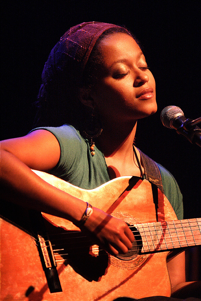 Woman guitar microphone performance singing free wallpaper for mobile - medium preview image