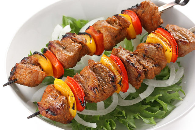 Meat vegetables skewers onions peppers free wallpaper for desktop - medium preview image