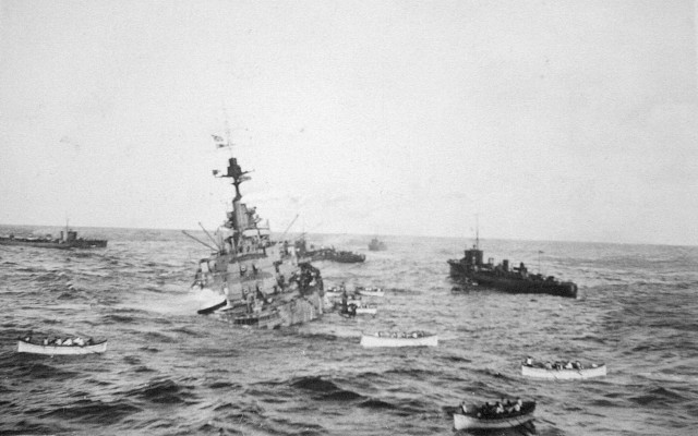 Boats battleship ocean group water free wallpaper for desktop - medium preview image