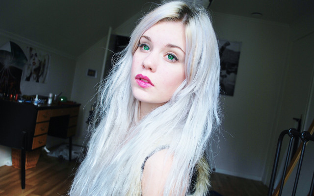 Woman long white hair pink free wallpaper for desktop - medium preview image