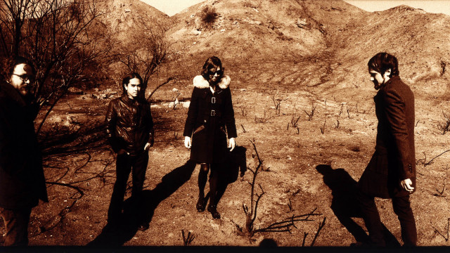 Desert group mountains clear sky free wallpaper for desktop - medium preview image