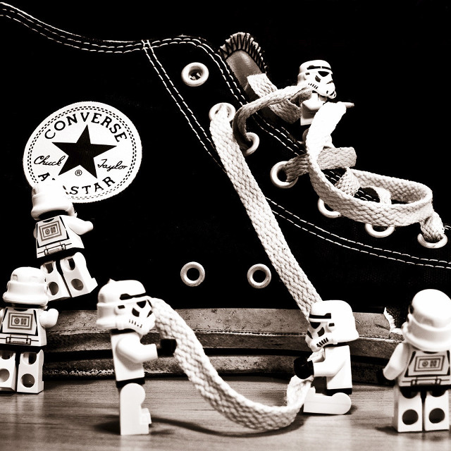 Black white toy set rope free wallpaper for tablet - medium preview image