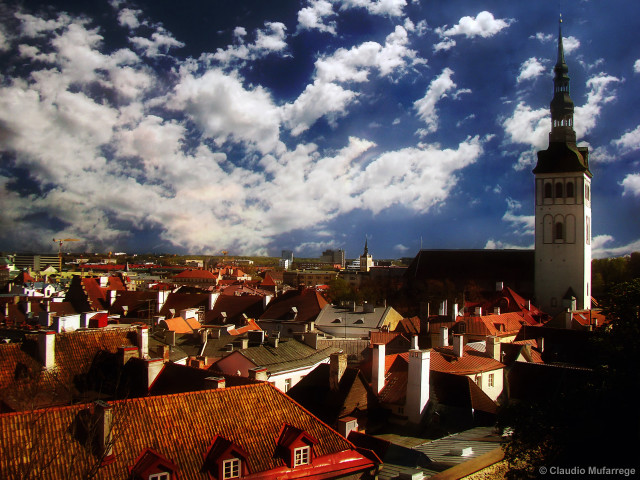 City church steeple cloudy sky free wallpaper for desktop - medium preview image