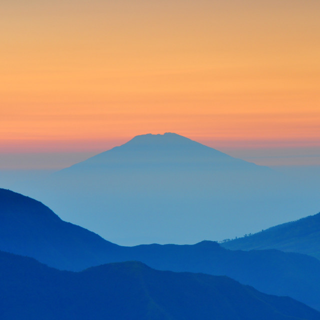 Mountain range sunset hazy sky free wallpaper for tablet - medium preview image