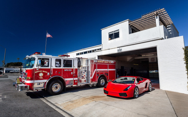 Fire truck fire station red free wallpaper for desktop - medium preview image