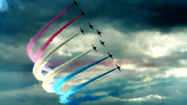 Airplanes flying formation colored smoke free wallpaper for desktop - medium preview image