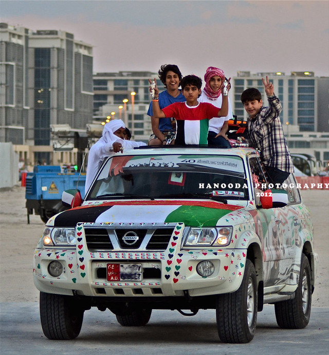 People truck desert flag group free wallpaper for tablet - medium preview image