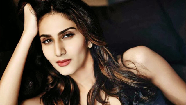 Woman blue dress black background free wallpaper for desktop - medium preview image