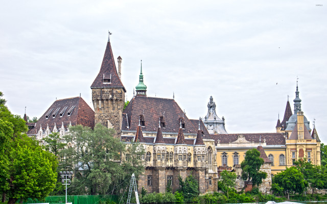 Large building tower clock water #4 free wallpaper for desktop - medium preview image