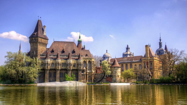 Large building tower clock water #11 free wallpaper for desktop - medium preview image