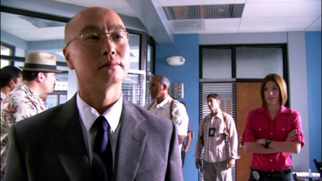 Man in suit tie room free wallpaper for desktop - medium preview image