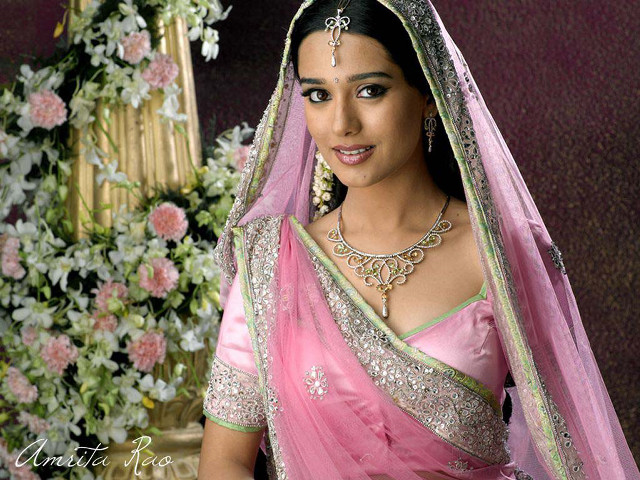 Pink sari floral vase daisy free wallpaper for desktop - medium preview image