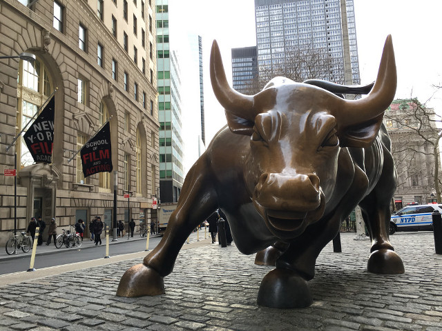 Bull statue city street tokyo free wallpaper for desktop - medium preview image