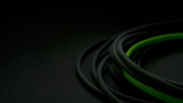 Black green cord cobra macro free wallpaper for desktop - medium preview image