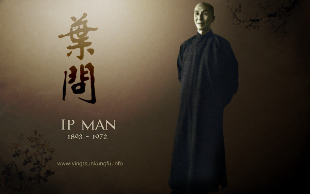 Statue man black robe chinese free wallpaper for desktop - medium preview image