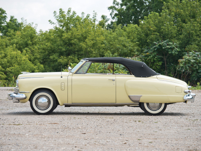 Yellow car parking lot trees free wallpaper for desktop - medium preview image