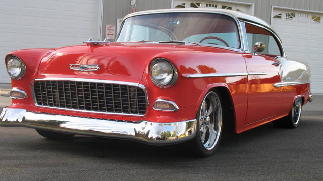 Red classic car garage door free wallpaper for desktop - medium preview image