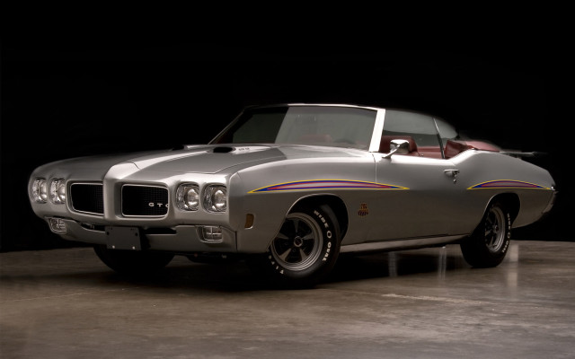 Silver car red top black free wallpaper for desktop - medium preview image