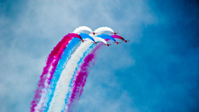 Four airplanes formation colored smoke free wallpaper for desktop - medium preview image
