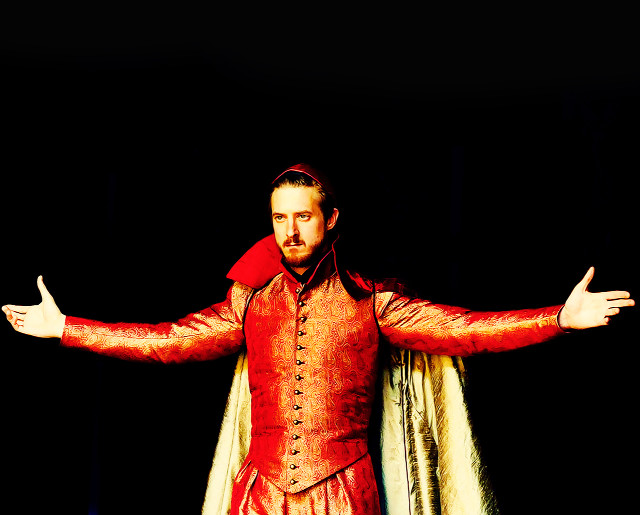 Renaissance man outstretched arms hat free wallpaper for desktop - medium preview image