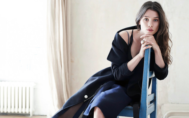 Woman sitting chair legs crossed #6 free wallpaper for desktop - medium preview image